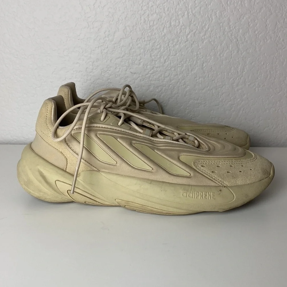 Adidas tan Ozelia sneakers